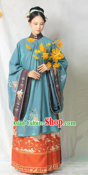 China Traditional Ming Dynasty Court Woman Hanfu Clothing Ancient Imperial Concubine Embroidered Gown and Skirt