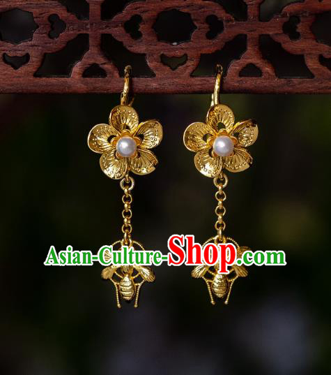 China Traditional Song Dynasty Court Earrings Imperial Palace Gilding Bee Ear Jewelry