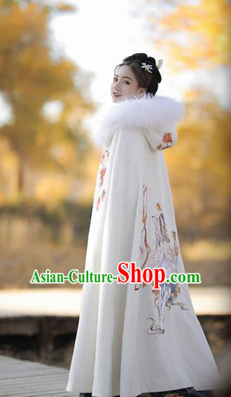 China Ancient Court Princess Historical Clothing Traditional Ming Dynasty Palace Infanta White Woolen Cloak