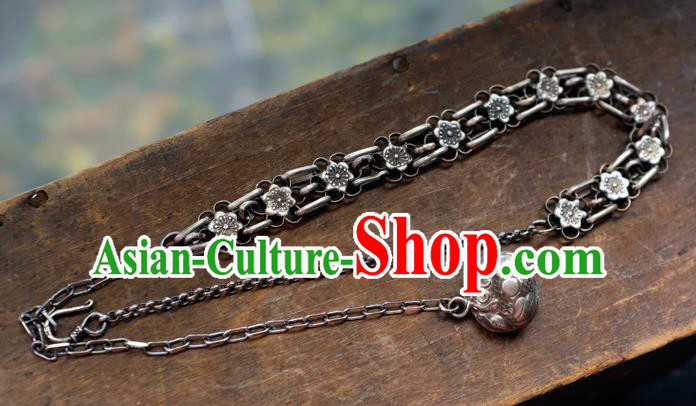 Handmade China Traditional Silver Carving Necklace Accessories National Women Jewelry Pendant