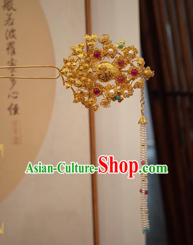 China Ancient Ming Dynasty Golden Peach Blossom Hair Stick Court Hair Accessories Traditional Handmade Pearls Tassel Hairpin