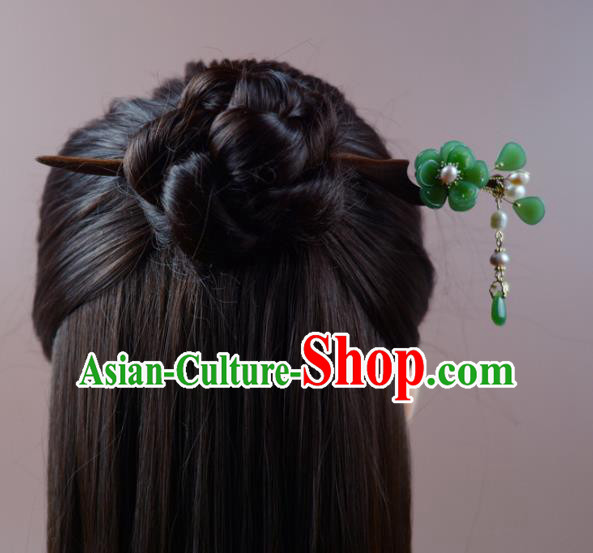 China Classical Cheongsam Green Plum Tassel Hair Stick Traditional Hair Accessories Wood Hairpin