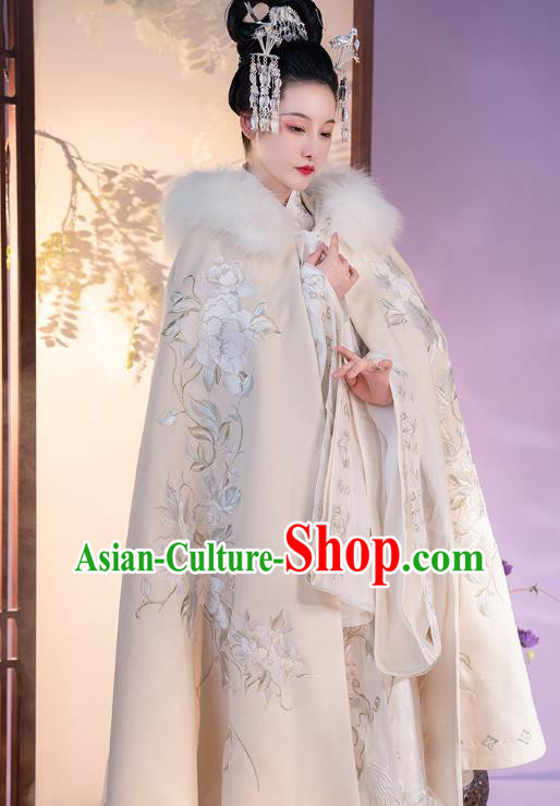 China Traditional Winter Costume Ancient Tang Dynasty Imperial Concubine Clothing Embroidered White Cape