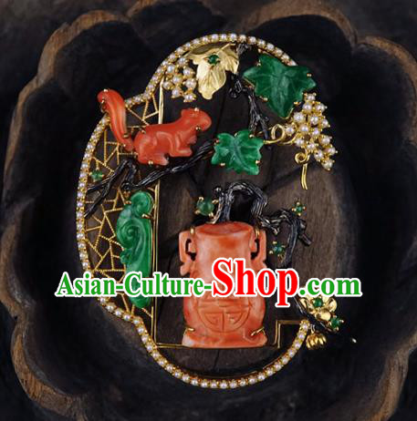 China Classical Cheongsam Carving Squirrel Brooch Traditional Handmade Jade Pearls Breastpin