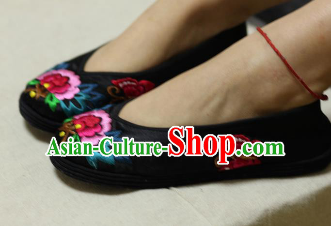 Chinese Traditional Embroidered Black Satin Shoes Hanfu Shoes for Women