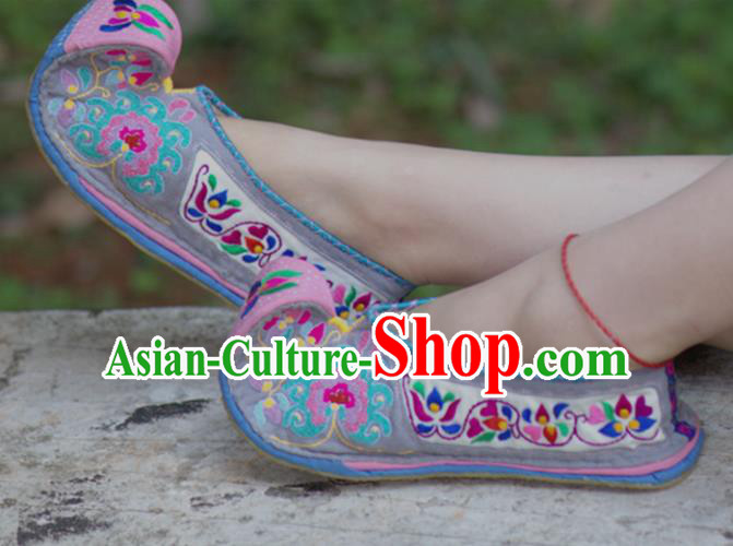 Chinese Embroidered Grey Shoes Handmade Hanfu Shoes Traditional National Shoes for Women