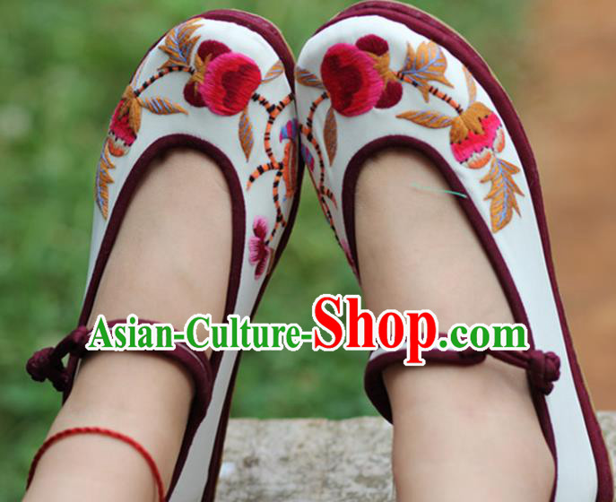 Chinese Handmade Embroidered White Cloth Shoes Hanfu Shoes Traditional National Shoes for Women