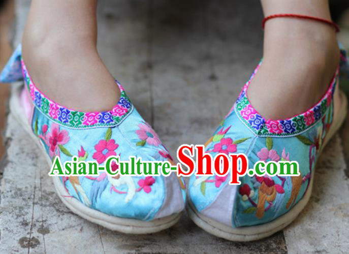 Chinese Handmade Blue Satin Embroidered Shoes Hanfu Shoes Traditional National Shoes for Women