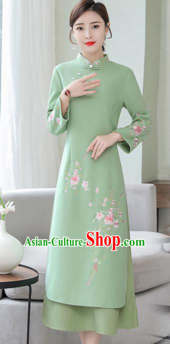 Chinese Traditional Compere Green Cheongsam Costume China National Qipao Dress for Women