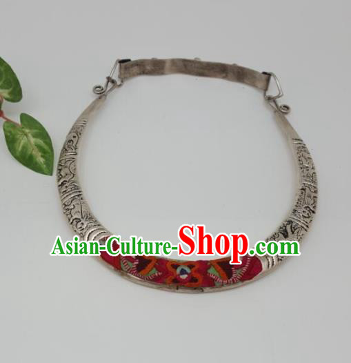Chinese Traditional Miao Nationality Embroidered Necklace Handmade Ethnic Silver Necklet Accessories for Women