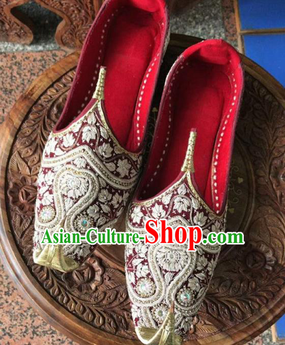 Asian India Traditional National Embroidered Shoes Handmade Indian Folk Dance Shoes for Men