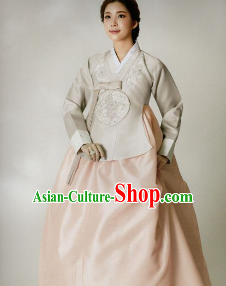Korean Traditional Hanbok Bride Grey Blouse and Pink Dress Outfits Asian Korea Wedding Fashion Costume for Women