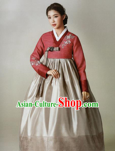 Korean Traditional Hanbok Mother Red Blouse and Grey Satin Dress Outfits Asian Korea Wedding Fashion Costume for Women