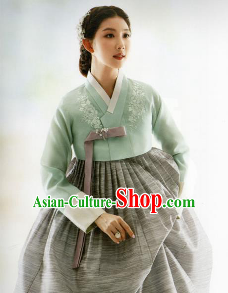 Korean Traditional Hanbok Princess Embroidered Green Blouse and Grey Dress Outfits Asian Korea Fashion Costume for Women