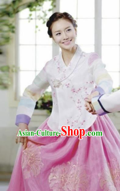 Korean Traditional Garment Hanbok White Blouse and Pink Dress Outfits Asian Korea Fashion Costume for Women