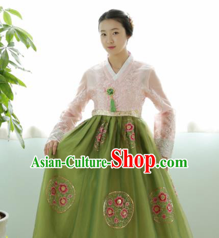 Korean Traditional Court Hanbok Garment Pink Blouse and Green Dress Asian Korea Fashion Costume for Women