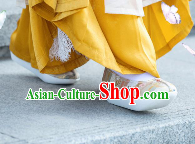 Chinese Traditional Beige Blood Stained Shoes Opera Shoes Hanfu Shoes Ancient Princess Shoes for Women