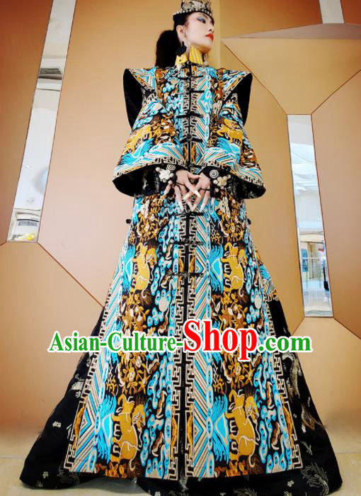 Chinese Traditional National Embroidered Coat Tang Suit Clothing for Women