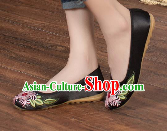 Chinese Traditional Embroidered Chrysanthemum Black Shoes Opera Shoes Hanfu Shoes Satin Shoes for Women