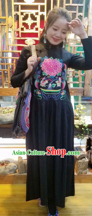 Traditional Chinese Embroidered Peony Black Sleeveless Dress National Cheongsam Costume for Women