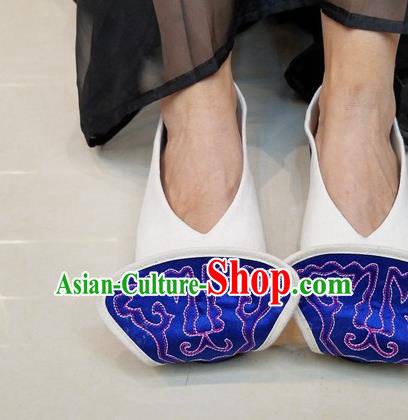 Traditional Chinese Handmade Ethnic Embroidered Royalblue Toe Shoes National Shoes Hanfu Shoes for Women