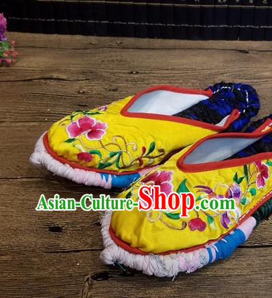 Traditional Chinese Embroidered Flowers Yellow Satin Slippers Handmade Ethnic National Shoes Hanfu Shoes for Women