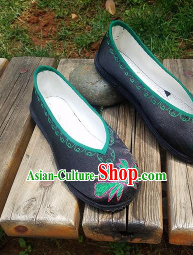 Traditional Chinese National Embroidered Green Flower Satin Shoes Ethnic Shoes Hanfu Shoes for Women