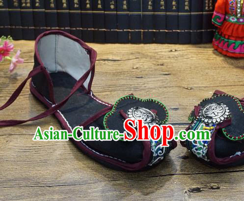 Traditional Chinese Ethnic Bride Embroidered Black Shoes Handmade Yunnan National Shoes Hanfu Shoes for Women