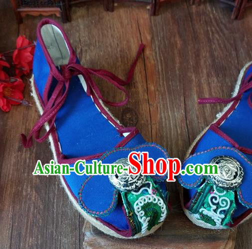 Traditional Chinese Ethnic Bride Embroidered Blue Shoes Handmade Yunnan National Shoes Hanfu Shoes for Women