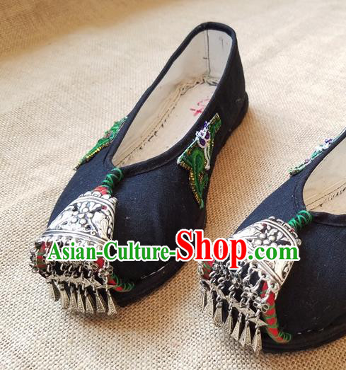 Traditional Chinese Handmade Ethnic Silver Tassel Black Shoes Yunnan National Shoes Embroidered Shoes for Women