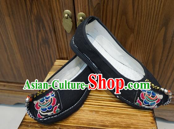 Traditional Chinese Handmade Embroidered Ethnic Black Shoes Yunnan National Shoes for Women