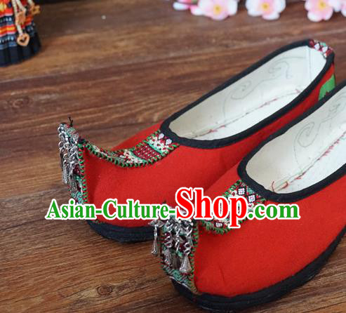 Traditional Chinese Embroidered Ethnic Wedding Red Shoes Yunnan National Shoes for Women