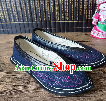 Traditional Chinese Ethnic Navy Cloth Shoes Handmade Yunnan National Shoes Hanfu Dress for Women