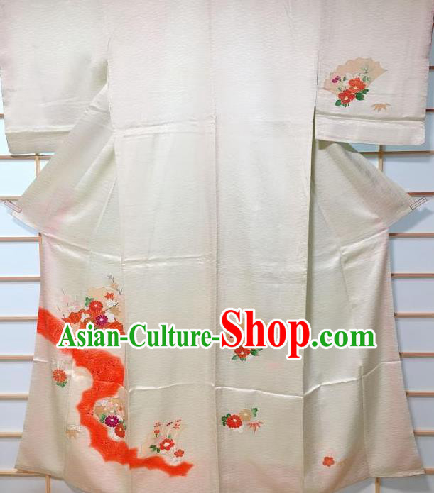 Traditional Japanese Embroidered Chrysanthemum White Furisode Kimono Japan Yukata Dress Costume for Women