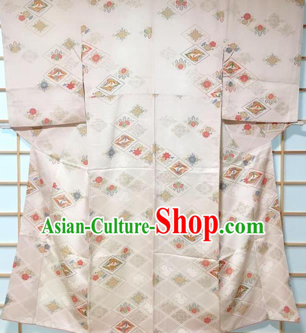 Traditional Japanese Classical Flowers Birds Pattern White Kimono Japan Yukata Dress Costume for Women