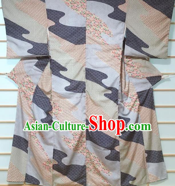 Traditional Japanese Grey Kimono Japan Classical Scale Pattern Yukata Dress Costume for Women