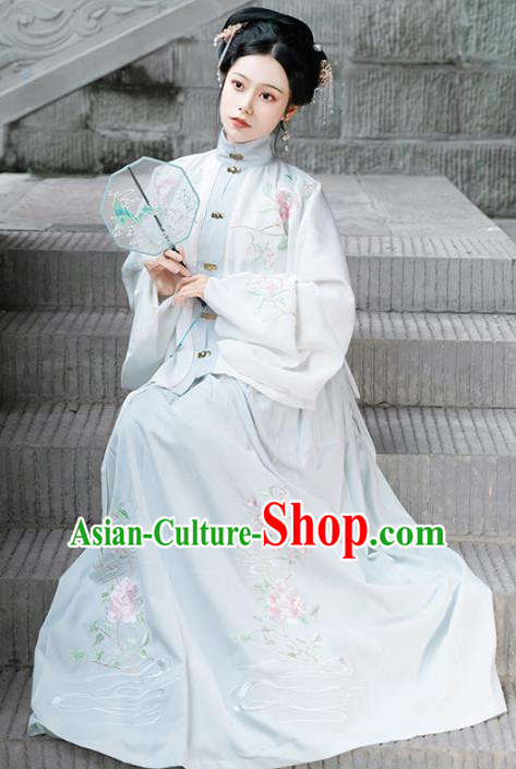 Chinese Ancient Ming Dynasty Patrician Lady Historical Costume Traditional Hanfu Embroidered Dress for Women