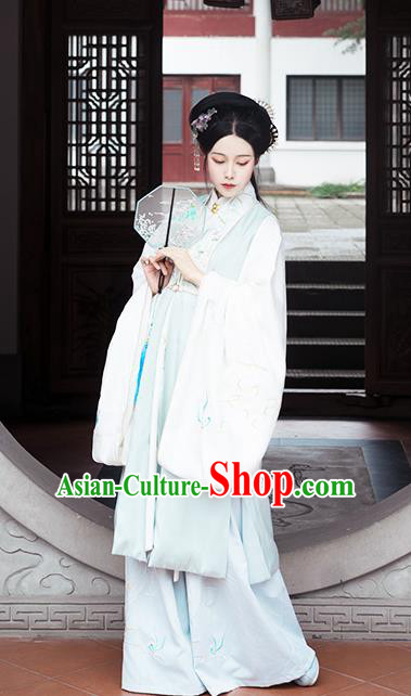 Chinese Traditional Ming Dynasty Embroidered Green Long Vest Ancient Court Princess Historical Costume for Women