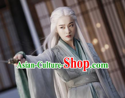 Chinese Ancient Female Swordsman Rong Le Green Historical Drama Princess Silver Costume and Headpiece for Women