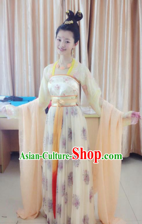 Chinese Ancient Tang Dynasty Patrician Lady Wan Yan Dress Historical Drama Dagger Mastery Costume and Headpiece for Women