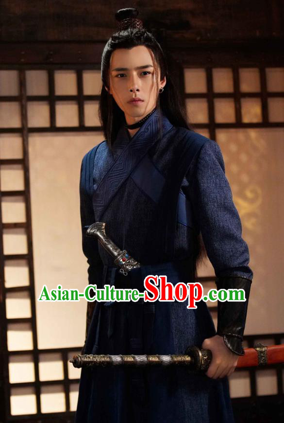 Drama Jueshi Qianjin Chinese Ancient Prince Swordsman Liu Xiuwen Costume and Headpiece Complete Set