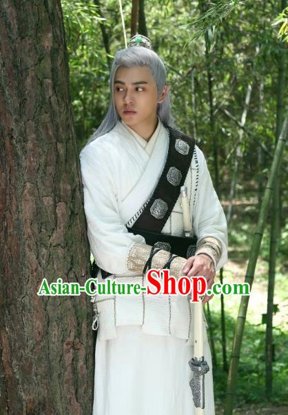 Chinese Ancient Song Dynasty Garment Clothing and Headpieces Drama Kai Feng Qi Tan Swordsman Bai Yutang White Apparels