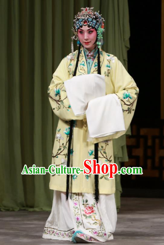 Traditional Chinese Peking Opera Diva Dress Garment Return of the Phoenix Costumes Young Female Apparels Rich Lady Yellow Cape and Headdress