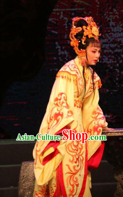 Chinese Shaoxing Opera Hua Tan Dress Garment and Headdress Han Gong Yuan Yue Opera Actress Queen Huo Chengjun Apparels Costumes