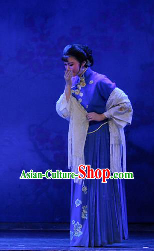 Chinese Shaoxing Opera Republic of China Lady Apparels Costumes and Headpieces The Family Yue Opera Young Mistress Dress Garment