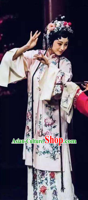 Chinese Kun Opera Hua Tan Dress Costumes and Headdress On A Wall and Horse Kunqu Opera Noble Lady Li Qianjun Garment Apparels