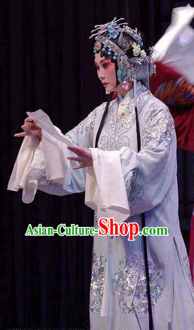 Chinese Kun Opera Hua Tan Diva Apparels Costumes and Hair Accessories Full Bed Wat Traditional Kunqu Opera Young Mistress Actress Dress Garment