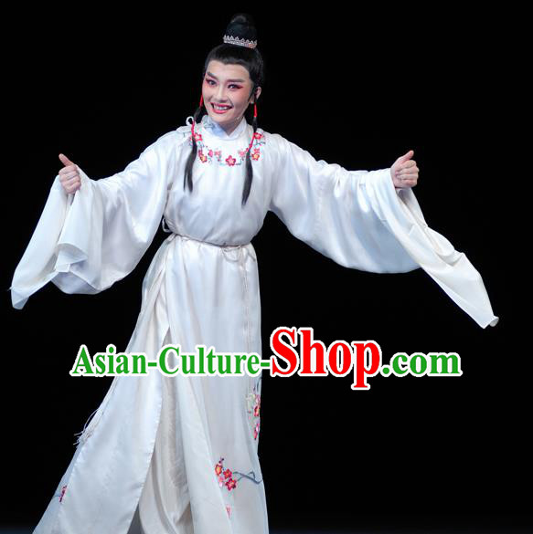 Chinese Yue Opera Scholar Apparels Yu Qing Ting Shaoxing Opera Xiao Sheng Costumes Young Male Shen Guisheng Garment White Embroidered Robe and Headpieces