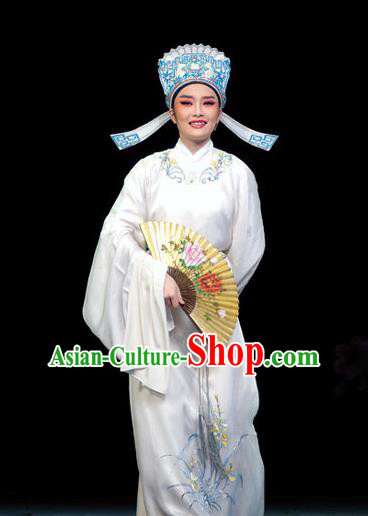 Chinese Yue Opera Xiao Sheng Apparels Yu Qing Ting Shen Guisheng Shaoxing Opera Costumes Young Male Scholar Garment White Embroidered Robe and Hat