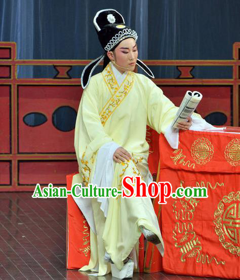 Chinese Classical Shaoxing Opera Scholar Wang Yulin Yellow Robe The Jade Hairpin Costumes Garment Yue Opera Young Man Garment Apparels and Hat